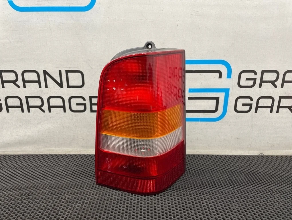 Фонарь Mercedes-Benz V-Class 2003 A6388201764 W638 111.980 2.3, правый