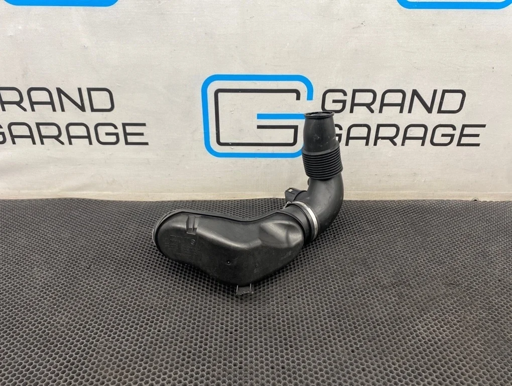 Патрубок воздушный Bmw 3-Series 2013 13717605045 F30 N20B20B 2.0