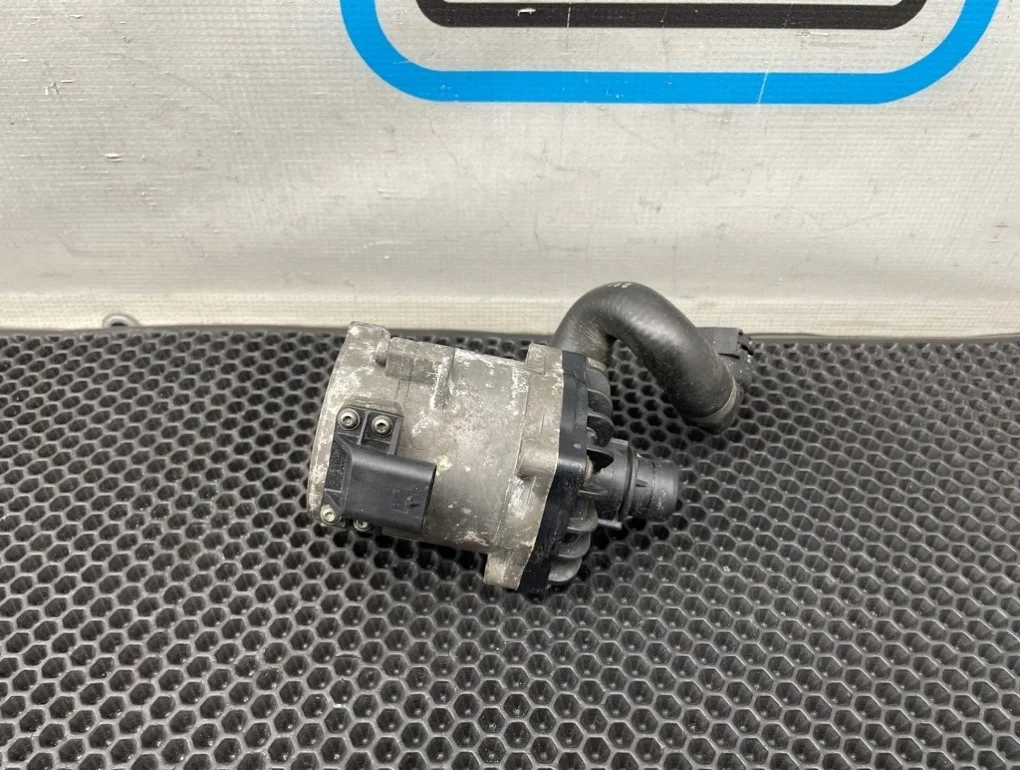 Насос водяной электрический Bmw 7-Series 2010 11517566335 F01 N63B44A 4.4