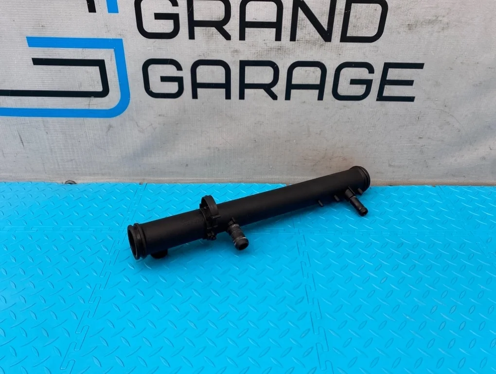 Патрубок охлаждения Volkswagen Touareg 2006 022121085A 7LA BMV 3.2