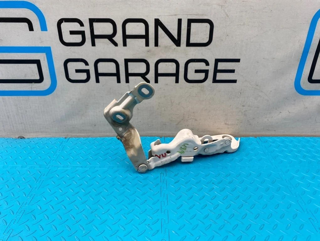 Петля капота Porsche Panamera 2010 97051115102 970 M46.20 3.6, левая