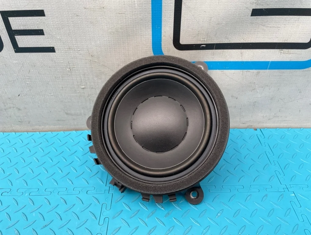 Динамик Volvo Xc70 2007 30797726 BZ B6324S 3.2