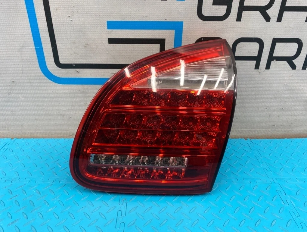 Фонарь Porsche Cayenne 2013 95863109401 958 M55.02 3.6, правый