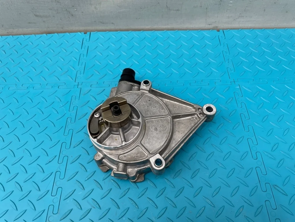 Насос вакуумный Bmw 3-Series 2013 11667622380 F30 N20B20B 2.0