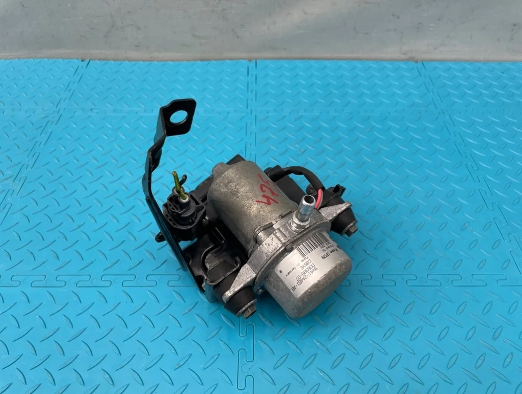 Насос вакуумный Ford Kuga 2011 6N512C506AB CBV HYDB 2.5