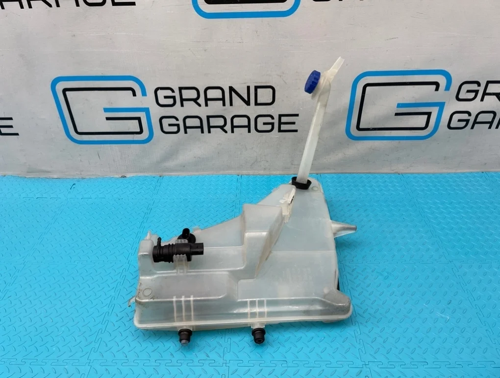 Бачок омывателя Porsche Panamera 2010 97052870100 970 M46.20 3.6