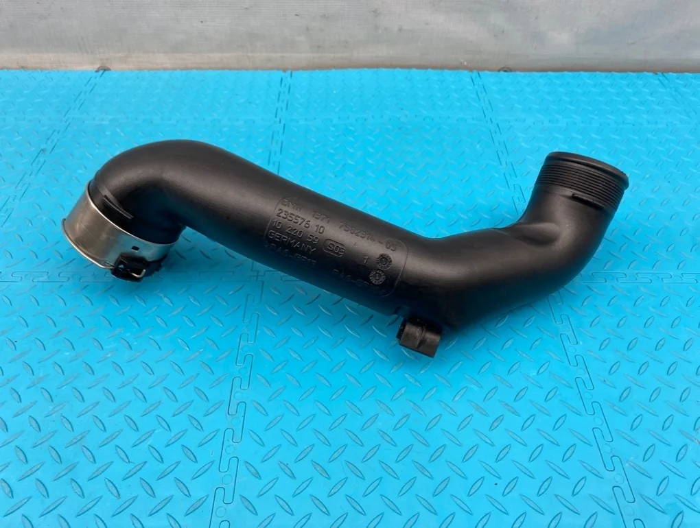 Патрубок интеркулера Bmw 7-Series 2012 13717582314 F01 N54B30A 3.0