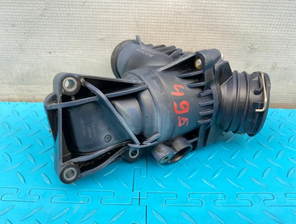 Термостат Mercedes-Benz E-Class 2013 A2762000115 W212 276.952 3.5