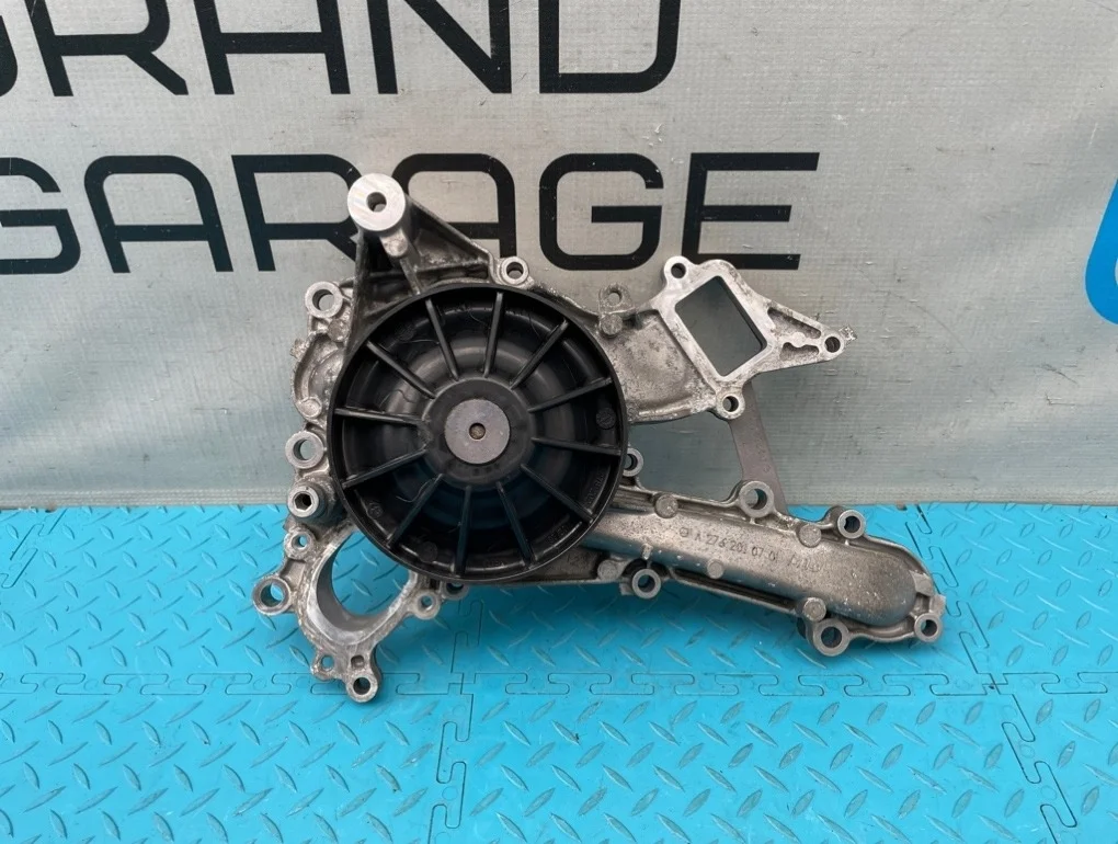 Насос водяной (помпа) Mercedes-Benz E-Class 2011 A2762010701 W212 276.952 3.5