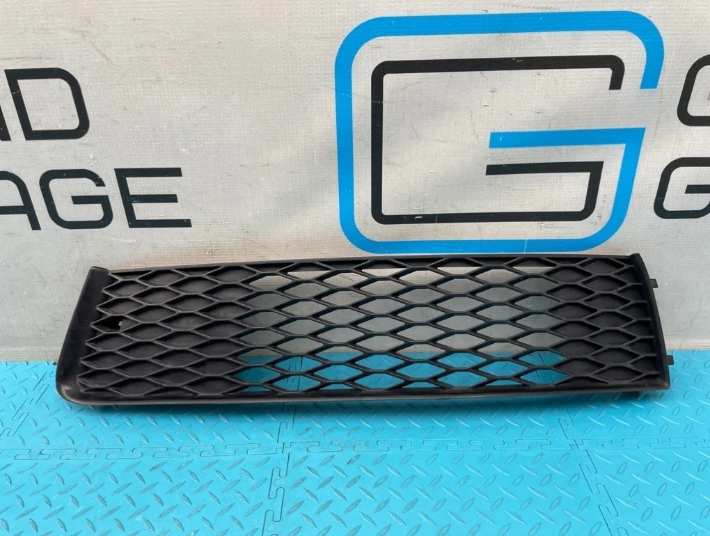 Решетка в бампер Audi Q7 2011 4L0807697B 4LB CJTC 3.0, передняя левая