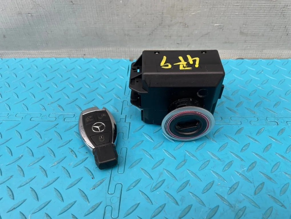 Замок зажигания Mercedes-Benz Cla-Class 2013 A2469058601 C117 270.920 2.0