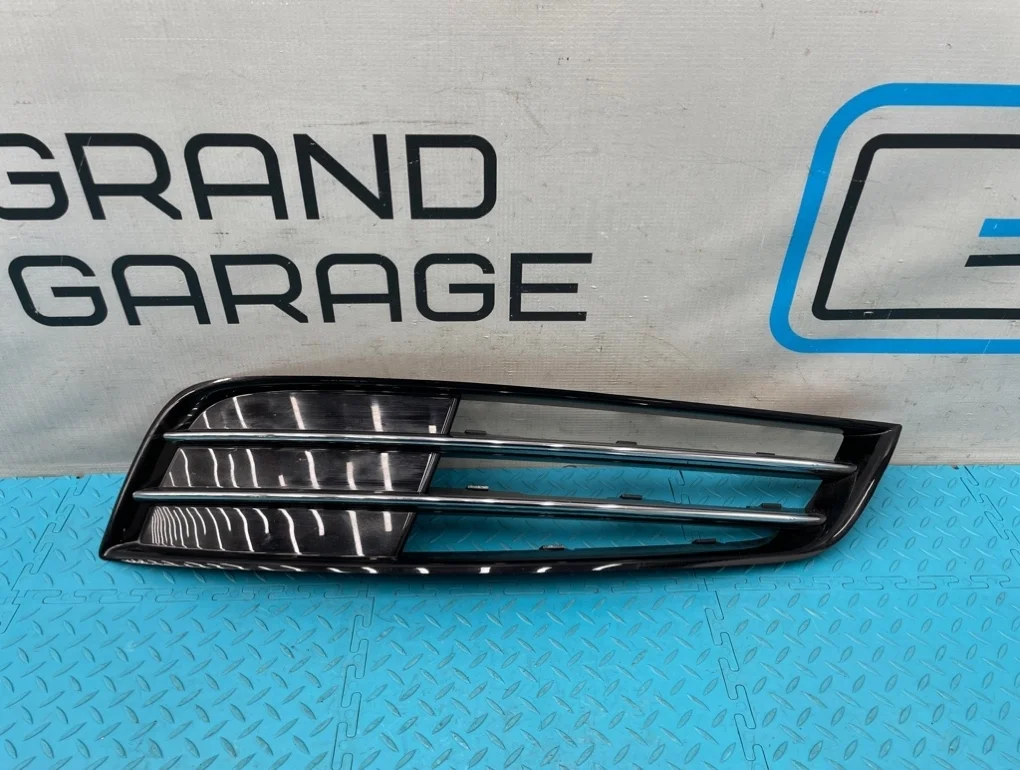 Решетка в бампер Audi A8 2012 4H0807679K D4 CGWD 3.0, передняя левая