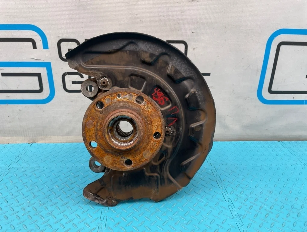 Кулак Volkswagen Golf 2013 5Q0407255R 5G1 CPTA 1.4, передний левый