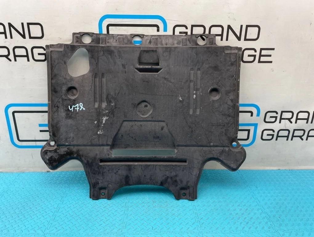 Защита двигателя Audi A5 2011 8K2863822J 8T CDNC 2.0