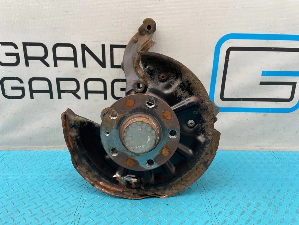 Кулак Volkswagen Golf 2013 5Q0505436F 5G1 CPTA 1.4, задний правый
