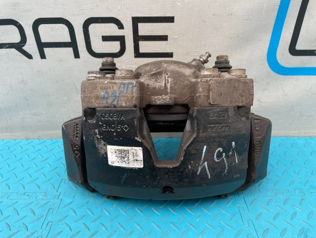 Суппорт Audi A6 2013 4G0615124C C7 CHVA 2.8, передний правый