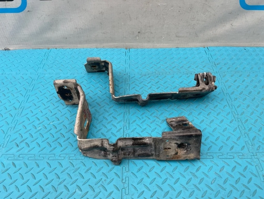 Кронштейн бампера Mercedes-Benz Ml-Class 2000 A1638800914 W163 113.981 5.5, передний