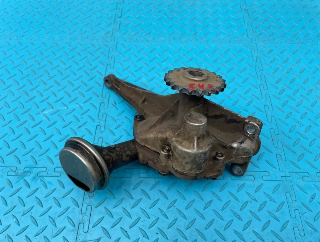 Насос масляный Mercedes-Benz Ml-Class 2000 A1131800701 W163 113.981 5.5