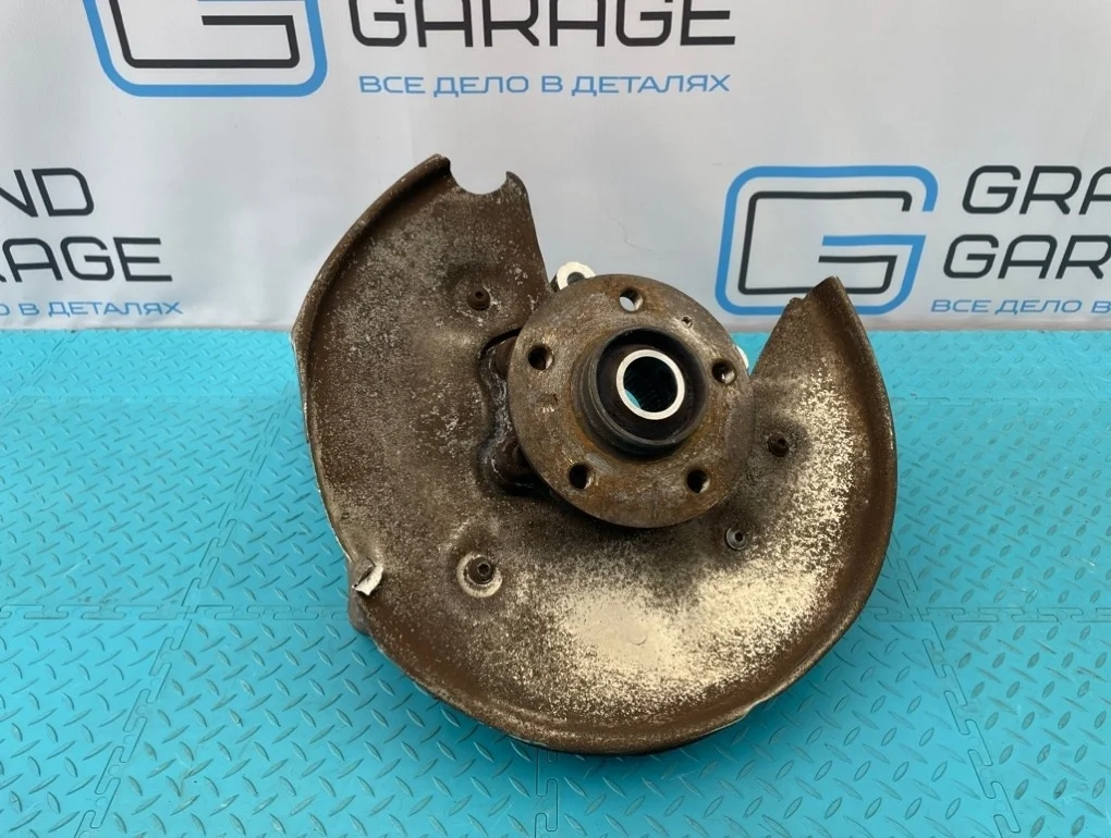 Кулак Audi A7 2011 8R0505431F 4GA CGWB 3.0, задний левый