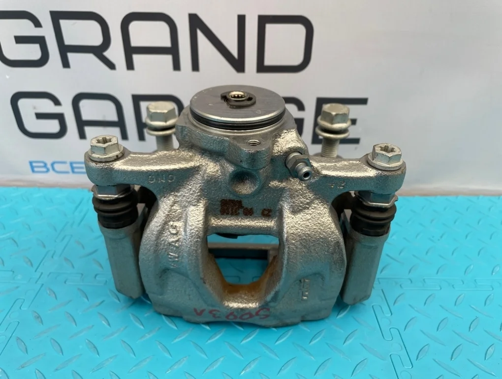 Суппорт Audi A4 2016 8W0615403 B9 CVKB 2.0, задний левый