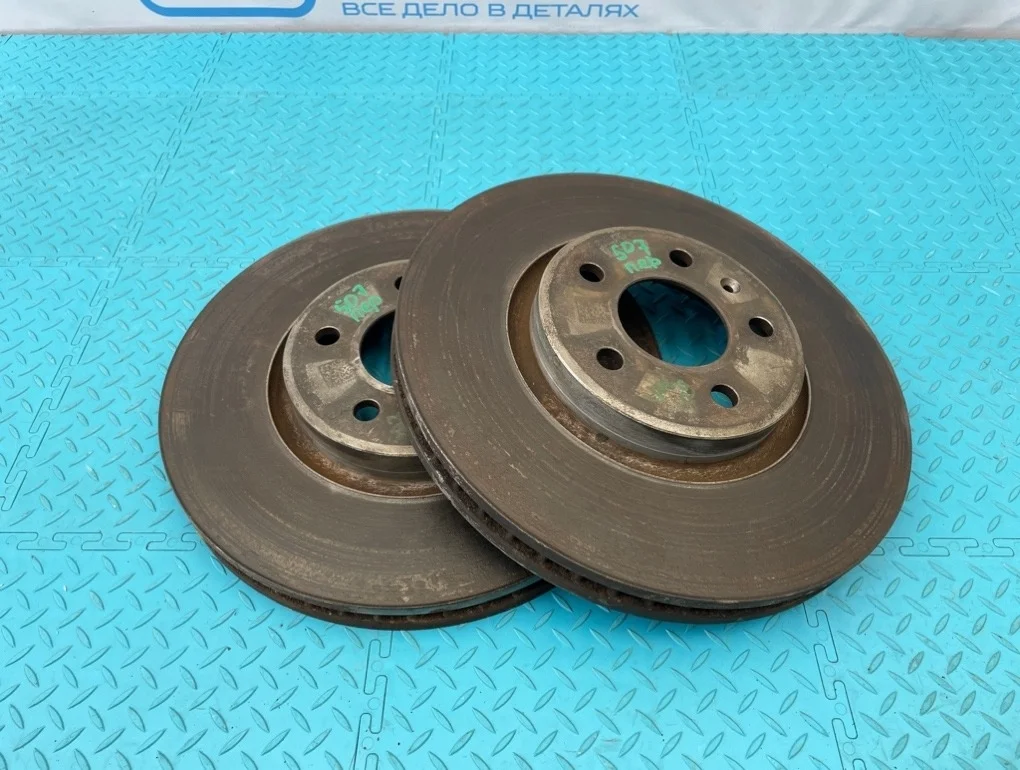 Диски тормозные Audi A6 2013 8R0615301F C7 CHVA 2.8, передние