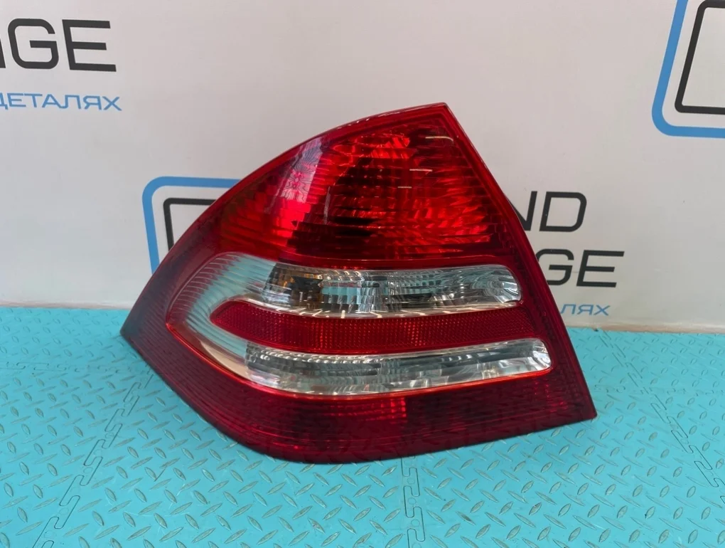 Фонарь Mercedes-Benz C-Class 2006 A2038201964 W203 272.920 2.5, левый