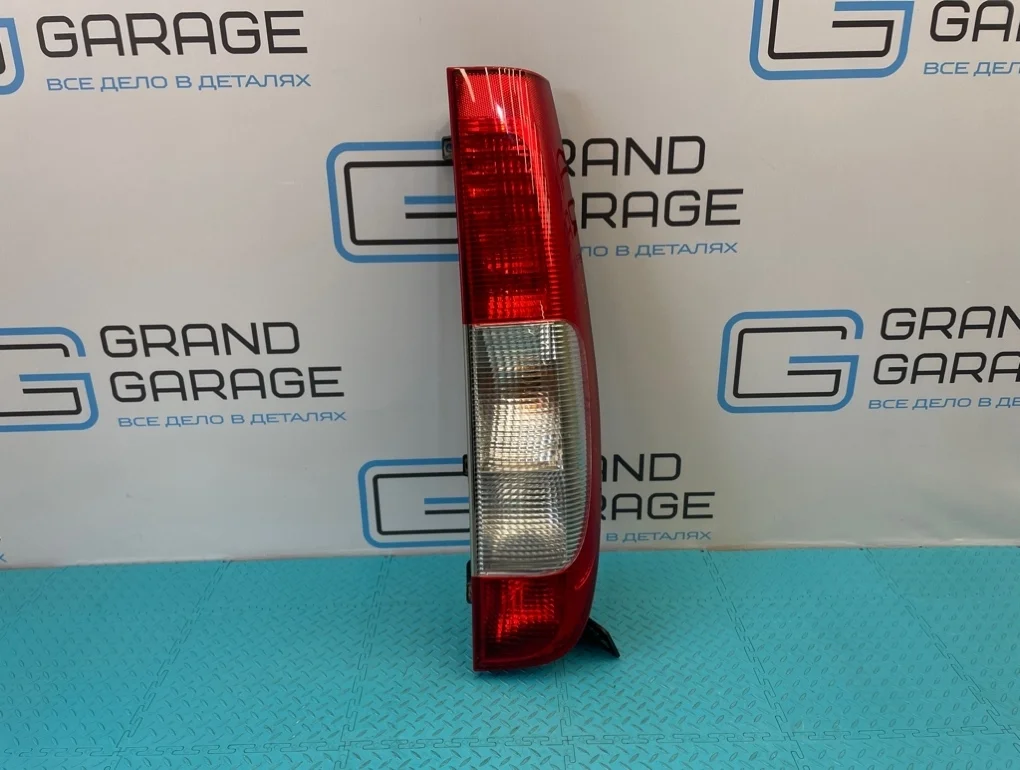 Фонарь Mercedes-Benz V-Class 2004 A6398200264 W639 112.951 3.2, правый