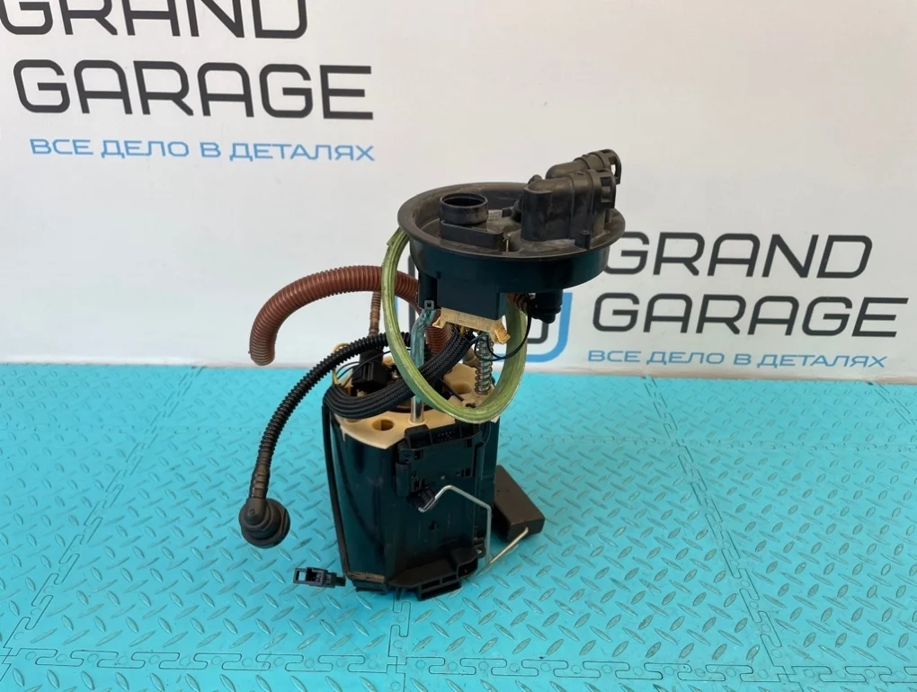 Насос топливный Volvo Xc70 2009 31372880 BZ B6324S 3.2