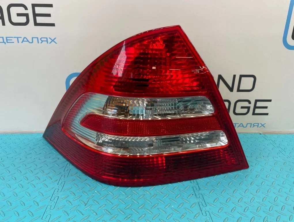 Фонарь Mercedes-Benz C-Class 2006 A2038201964 W203 272.920 2.5, задний левый
