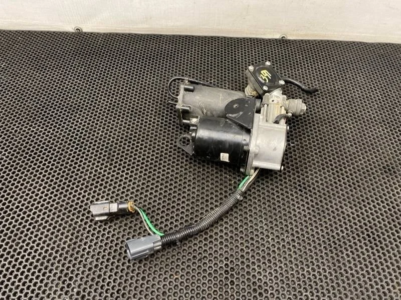 Компрессор пневмоподвески Land Rover Range Rover Sport 2010 LR044016 L320 AJ133 V8 5.0