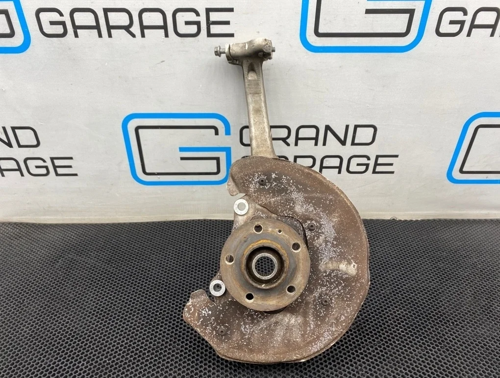 Кулак Audi A6 2011 4G0407254A C7 CHVA 2.8, передний правый