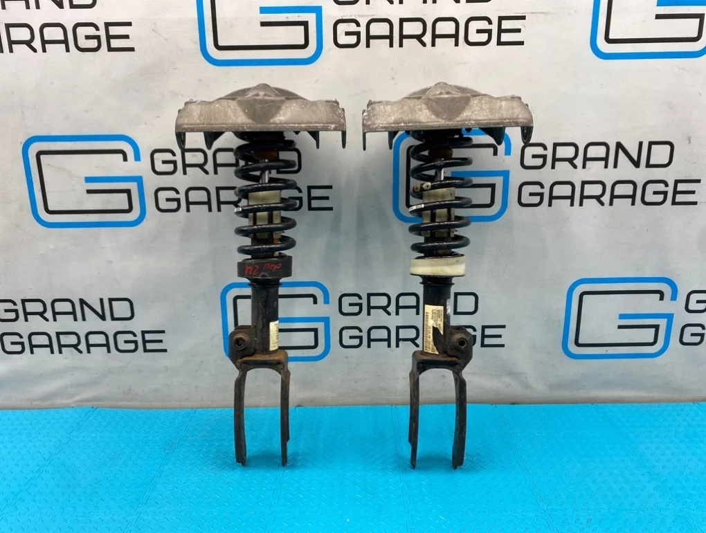 Стойка подвески Audi Q7 2008 7L8413032G 4LB BHK 3.6, передняя