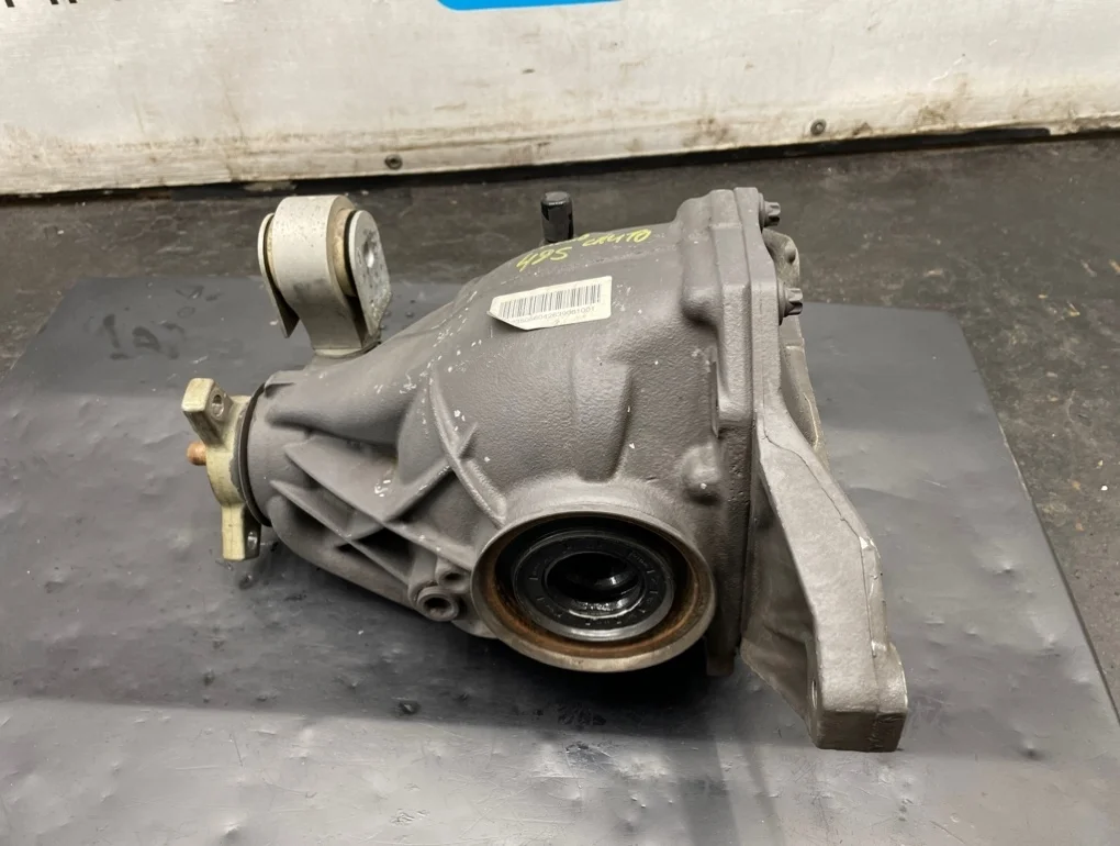 Редуктор Mercedes-Benz E-Class 2013 A2043510408 W212 276.952 3.5, задний