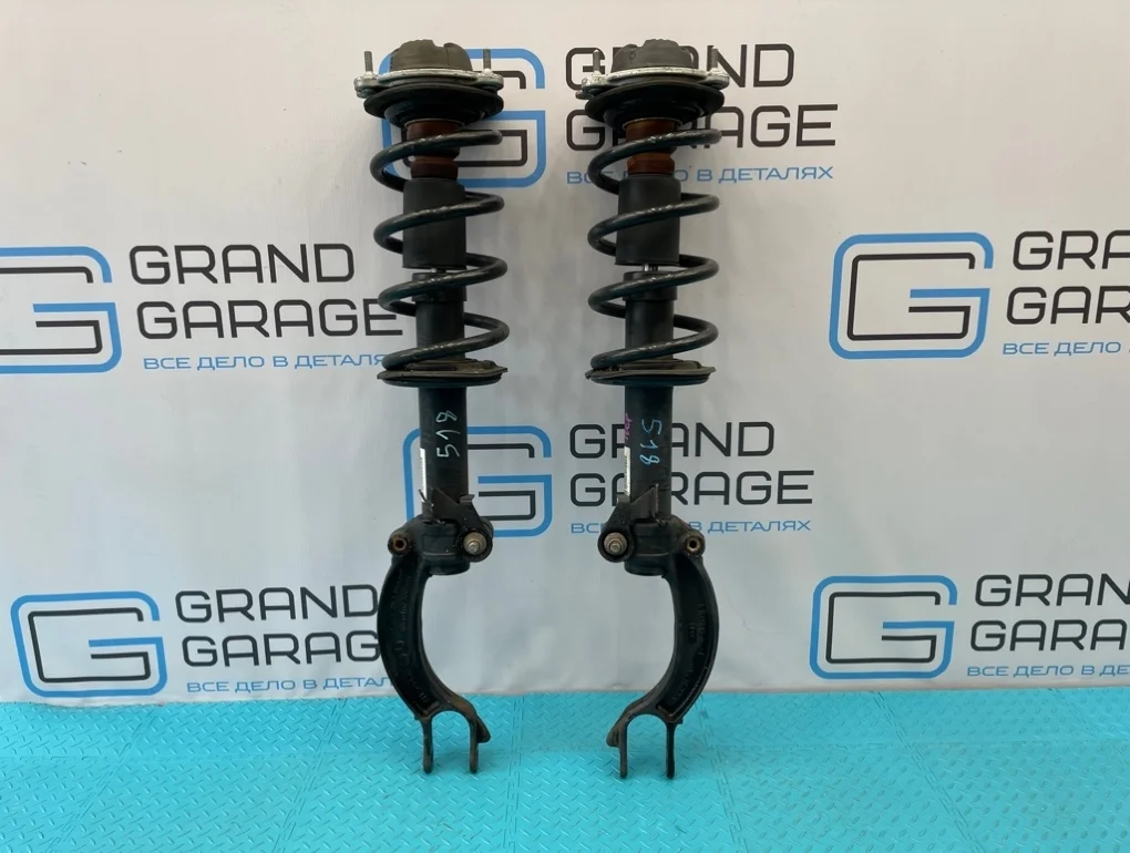 Стойки подвески Audi A7 2011 4G8413031J 4GA CGWB 3.0, передние