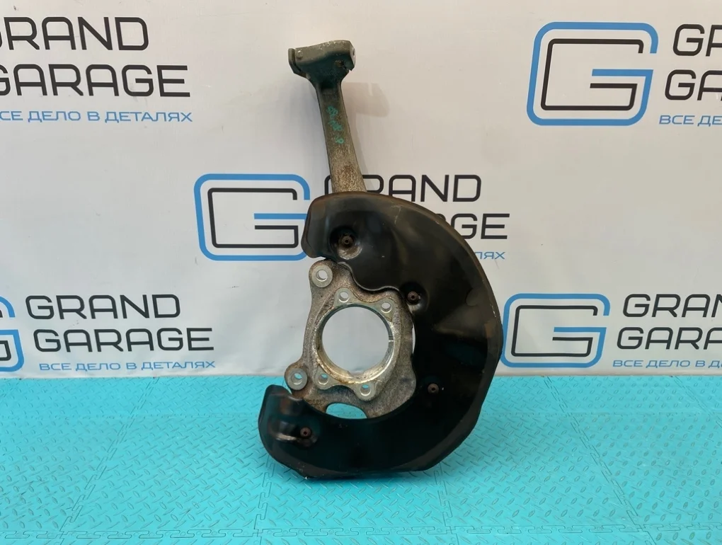 Кулак Audi A7 2011 4G0407254B 4GA CGWB 3.0, передний правый