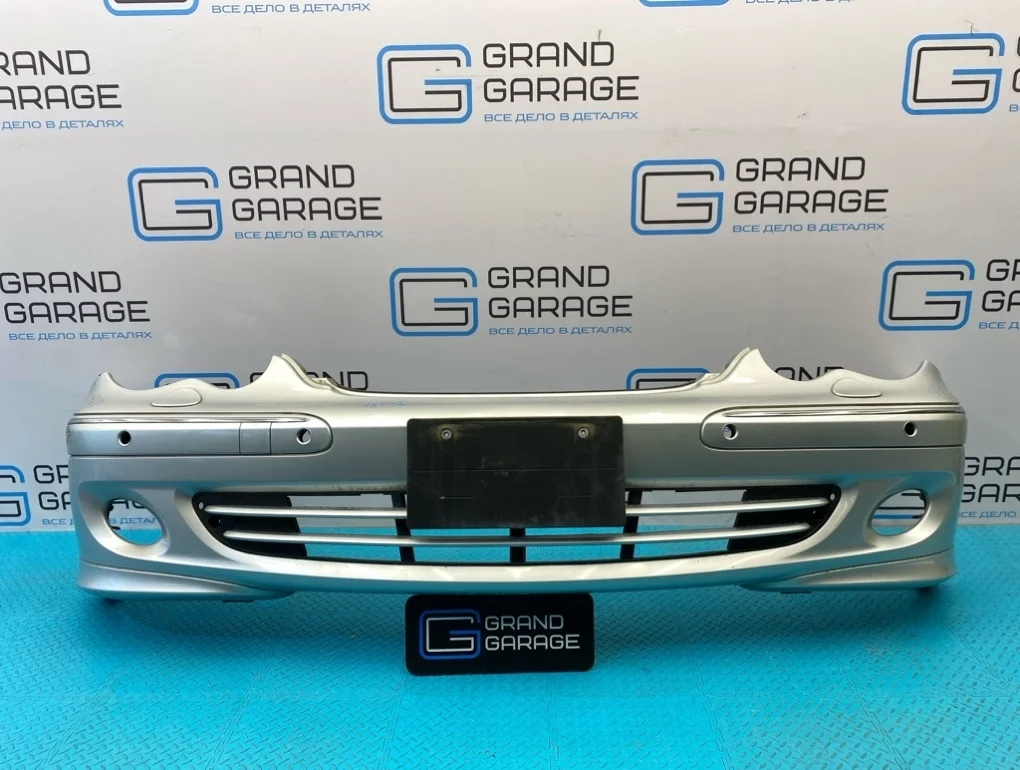 Бампер Mercedes-Benz C-Class 2006 A2038853125 W203 272.920 2.5, передний