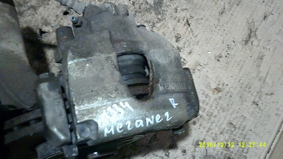 Суппорт передний правый Renault Megane 2