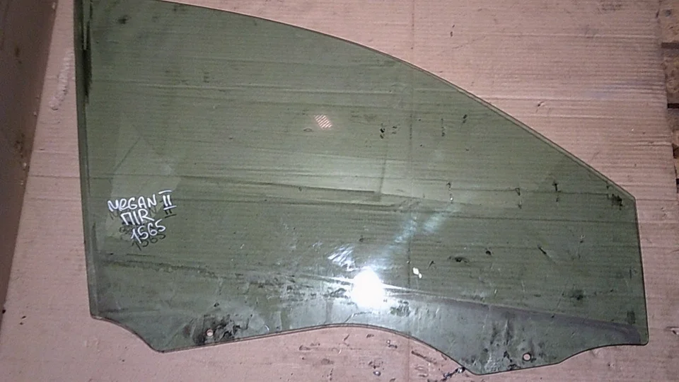 Стекло двери передней правой Renault Megane 2