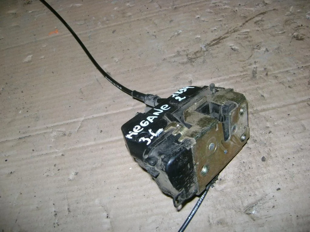 Замок двери задней левой Renault Megane 2