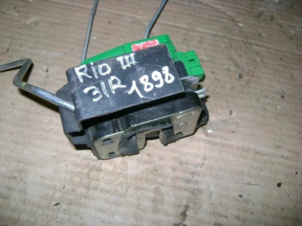 Замок двери задней правой Kia RIO 3 (UB)