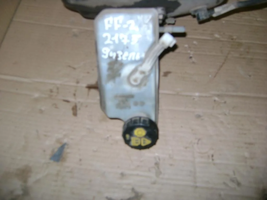 Бачок главного тормозного цилиндра Ford Focus 2