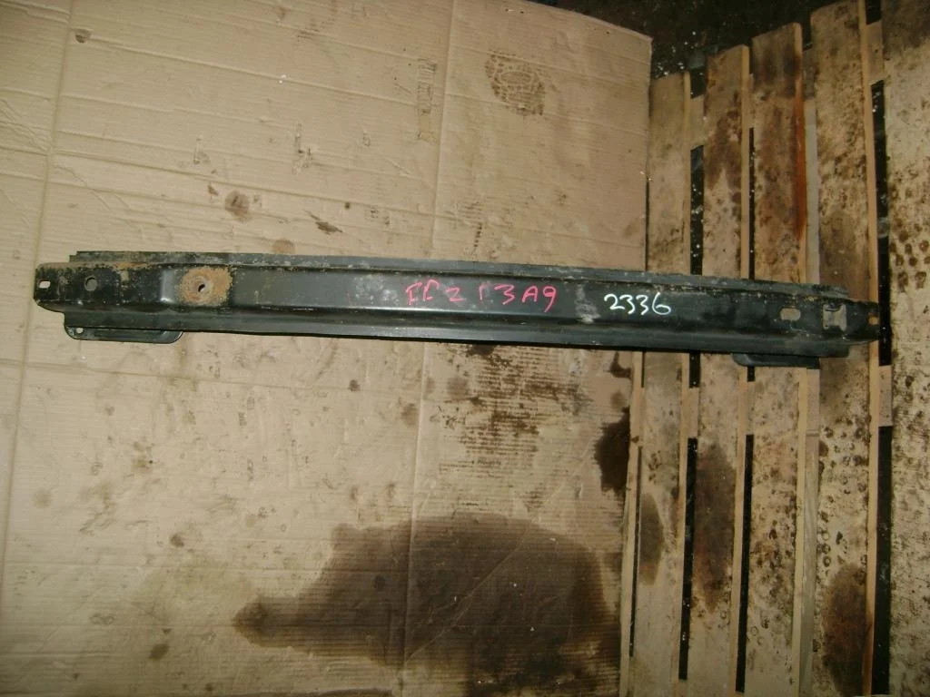 Усилитель заднего бампера Ford Focus 2