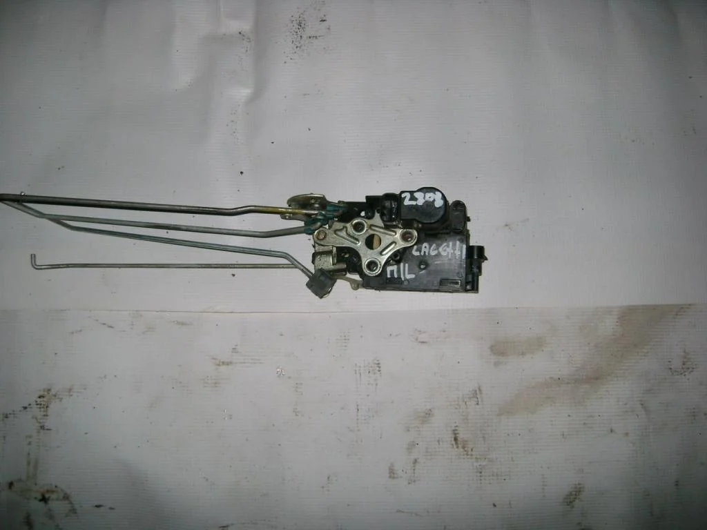 Замок двери передней левой Chevrolet Lacetti J200