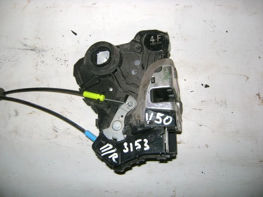 Замок двери передней правой Toyota Camry (XV50)
