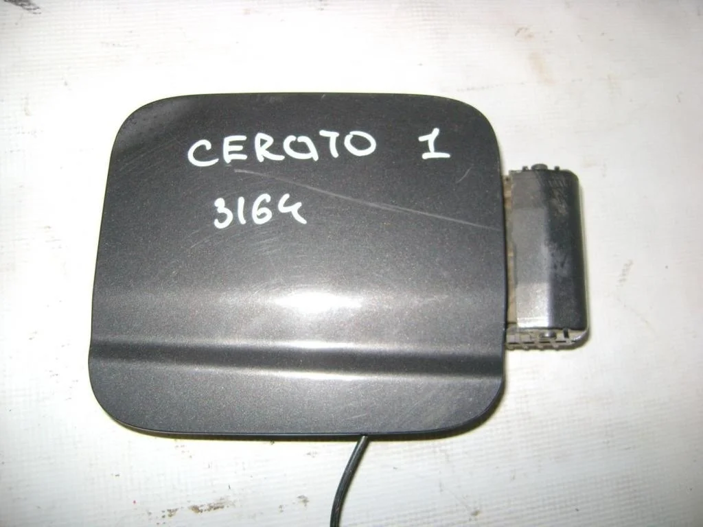 Лючок бензобака Kia Cerato 1 (LD)
