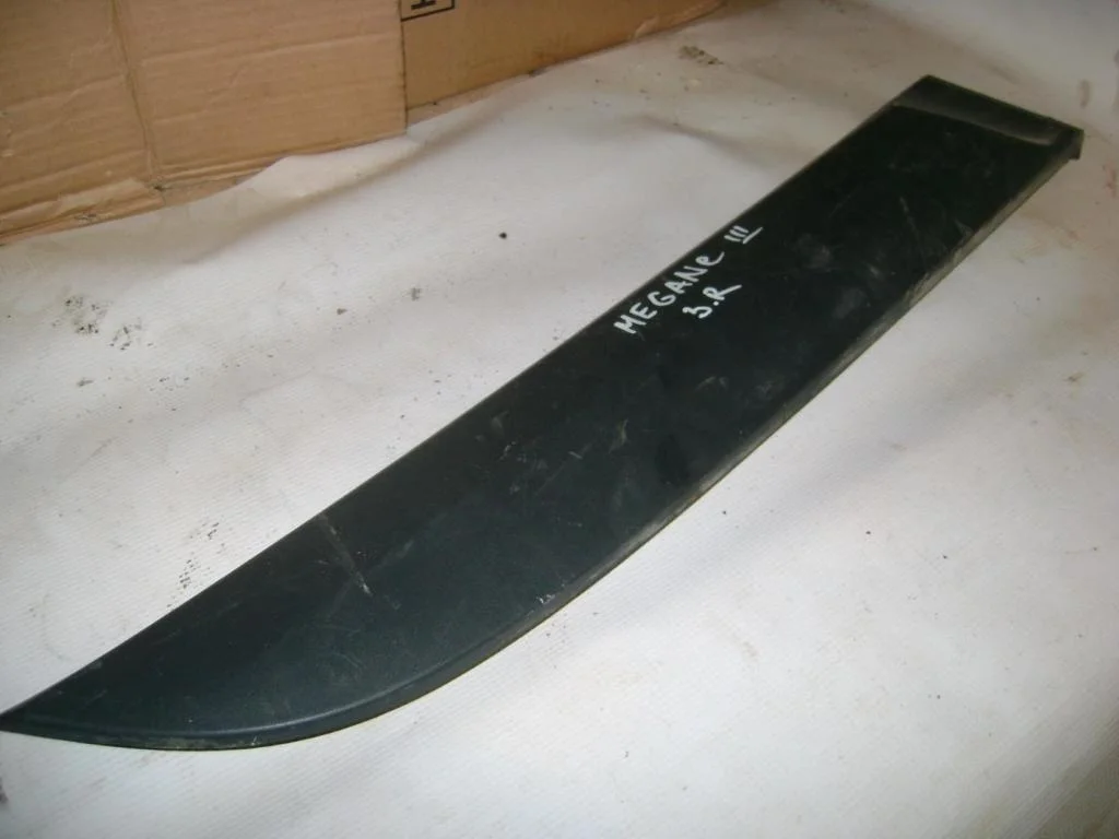Молдинг задней правой двери Renault Megane 3 2014