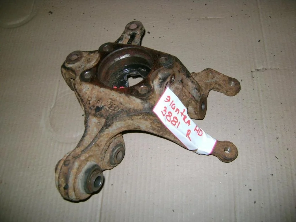 Кулак поворотный задний правый Hyundai Elantra HD