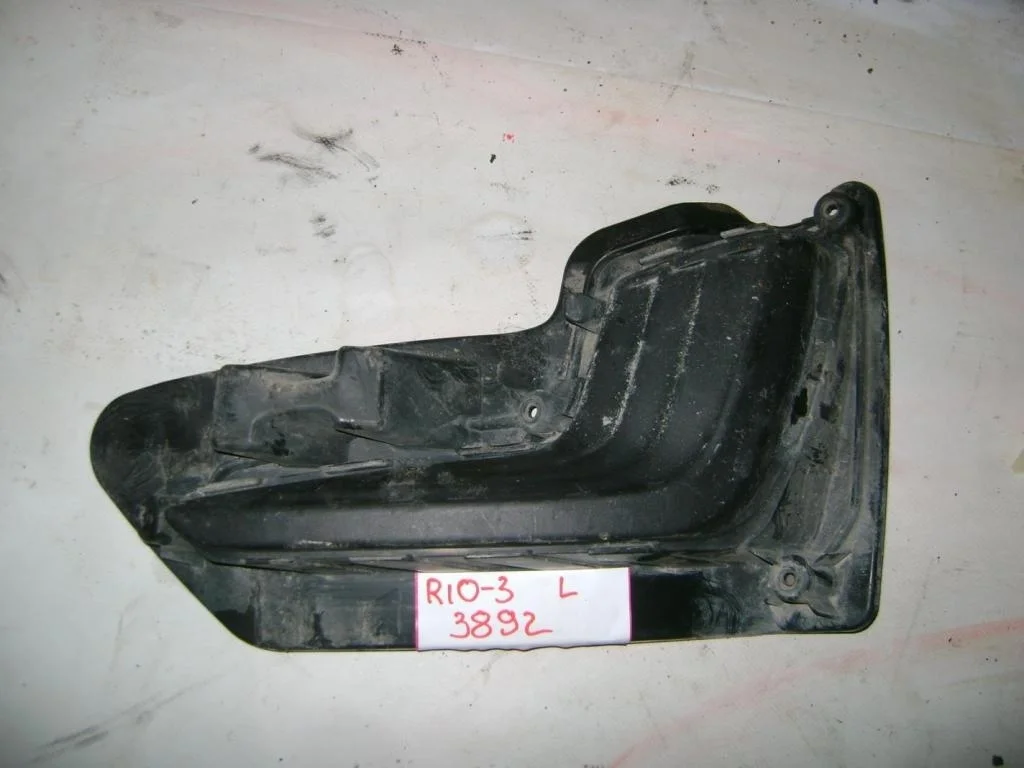 Заглушка в бампер левая Kia RIO 3 2011 (QB/UB)