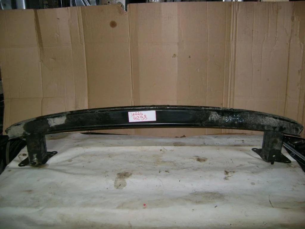 Усилитель заднего бампера Volkswagen Jetta 2009 (A5)