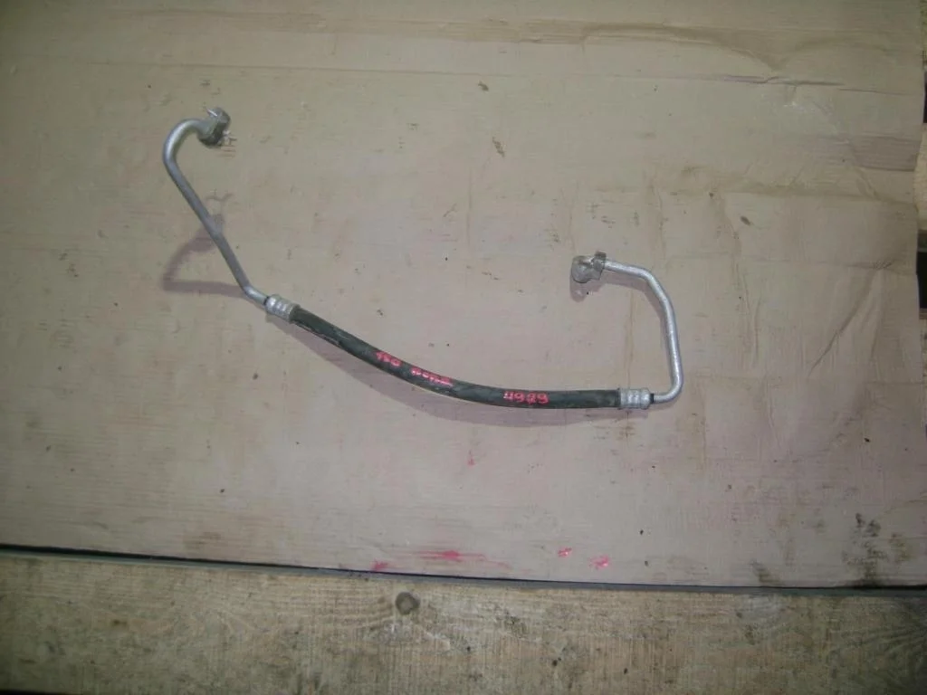 Трубка кондиционера Toyota Corolla E150